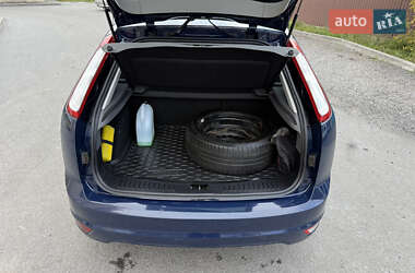 Хэтчбек Ford Focus 2011 в 
