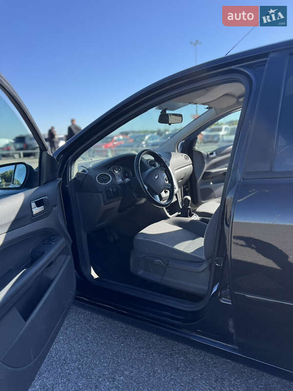 Хэтчбек Ford Focus 2007 в Львове