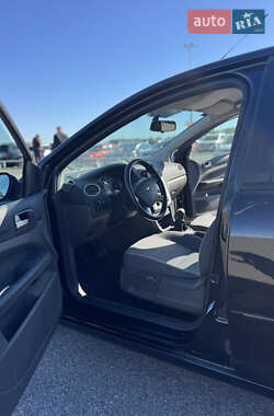 Хэтчбек Ford Focus 2007 в 
