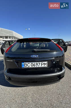 Хэтчбек Ford Focus 2007 в 