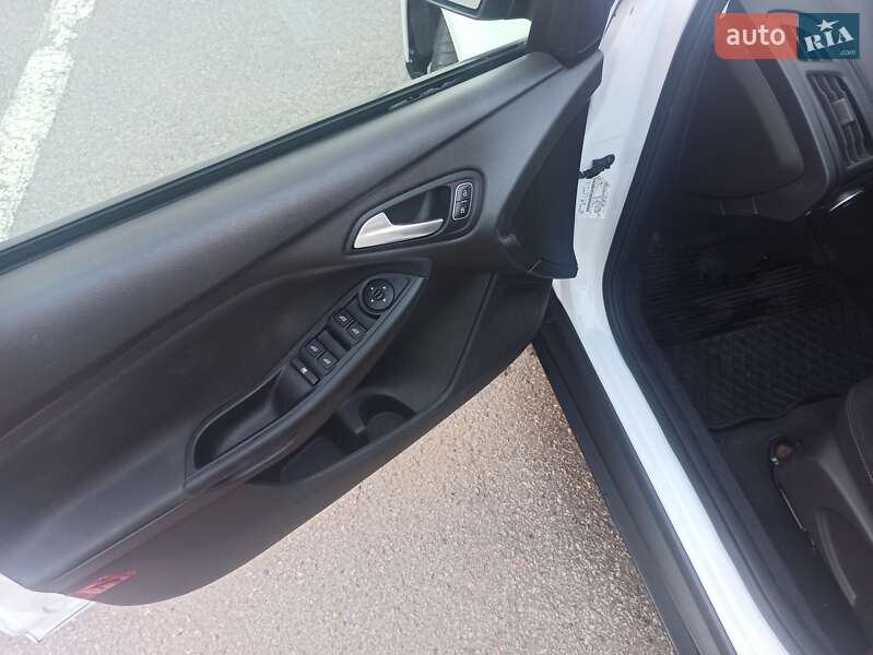 Седан Ford Focus 2015 в Харькове фото 7 Седан Ford Focus 2015 в Харькове