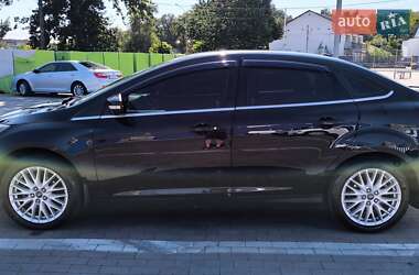 Седан Ford Focus 2014 в 