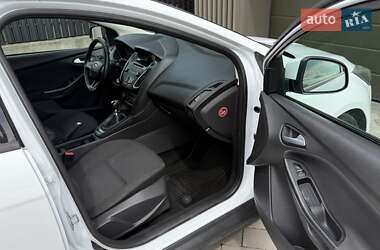 Хэтчбек Ford Focus 2016 в 