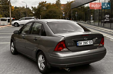 Седан Ford Focus 2003 в 