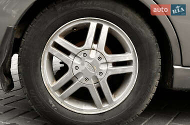 Седан Ford Focus 2003 в 