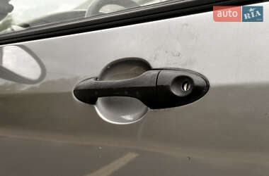 Седан Ford Focus 2003 в 