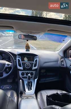 Хэтчбек Ford Focus 2013 в 