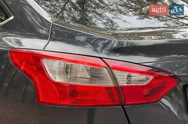 Седан Ford Focus 2013 в 