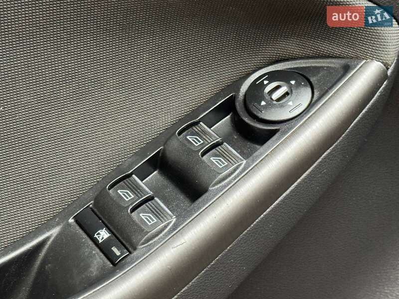 Седан Ford Focus 2013 в Охтирці