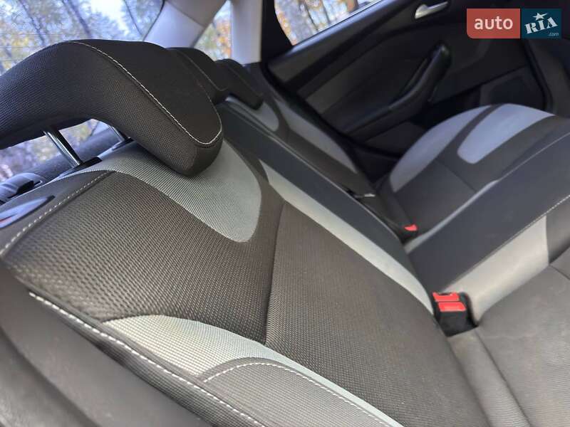 Седан Ford Focus 2013 в Охтирці