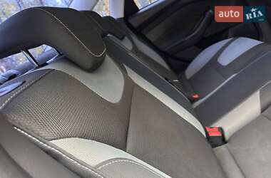 Седан Ford Focus 2013 в 