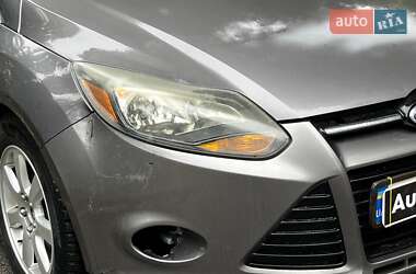 Хэтчбек Ford Focus 2011 в 