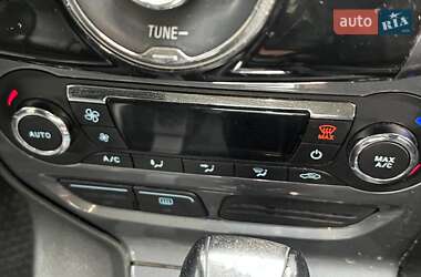 Хэтчбек Ford Focus 2011 в 