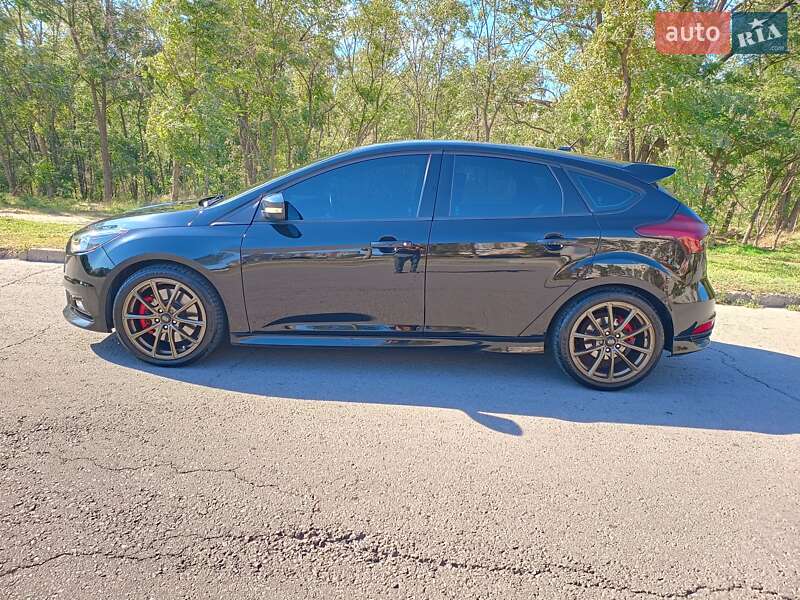 Хетчбек Ford Focus 2017 в Запоріжжі