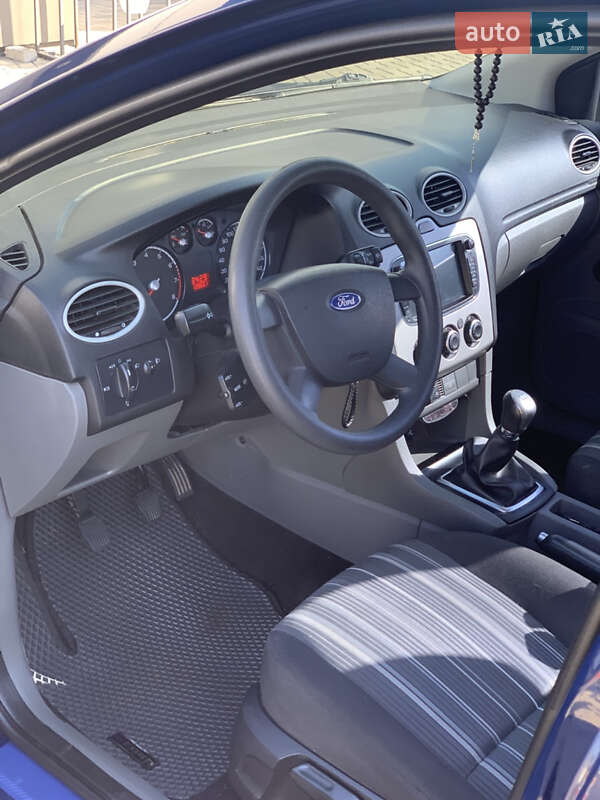 Хэтчбек Ford Focus 2011 в Полтаве
