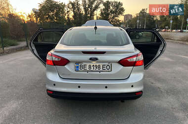 Седан Ford Focus 2012 в 