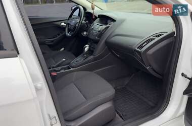 Седан Ford Focus 2015 в 
