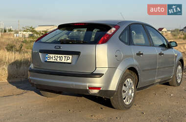 Хэтчбек Ford Focus 2004 в 
