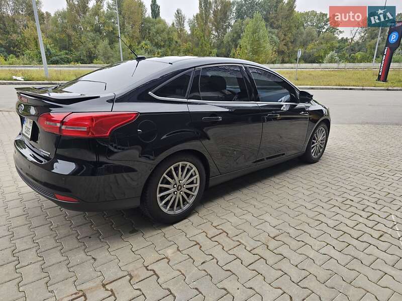 Седан Ford Focus 2016 в Киеве