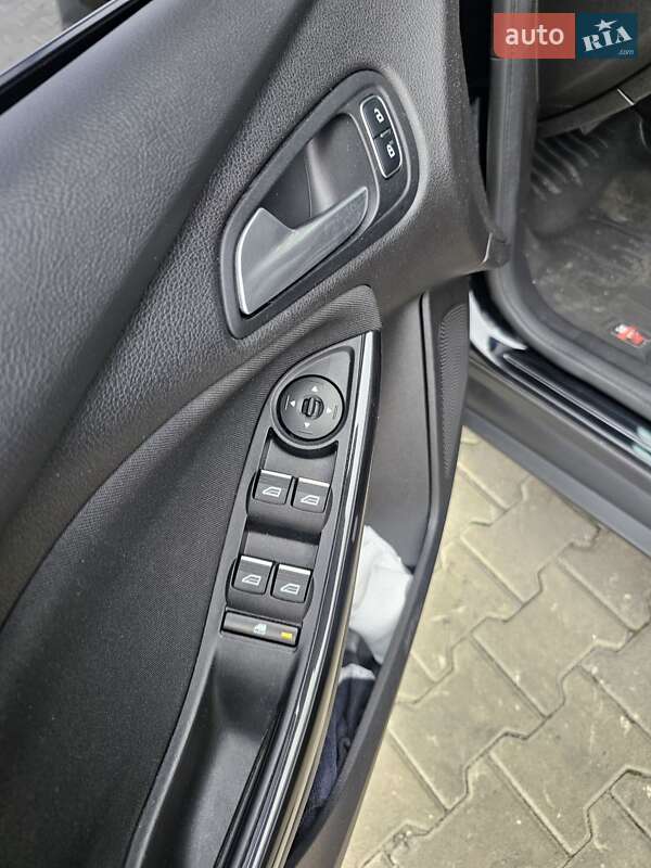 Седан Ford Focus 2016 в Киеве