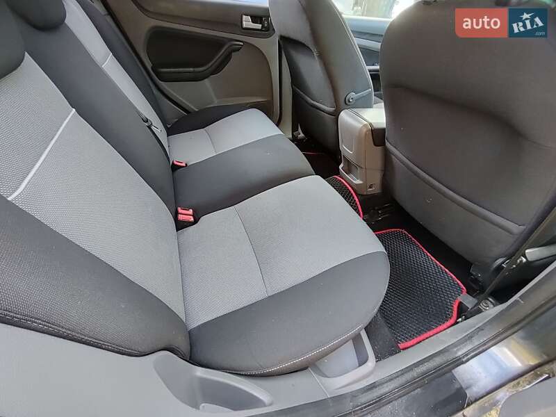Универсал Ford Focus 2010 в Старом Самборе
