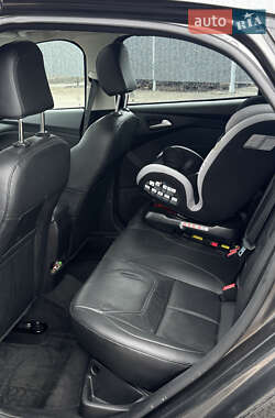 Седан Ford Focus 2015 в 