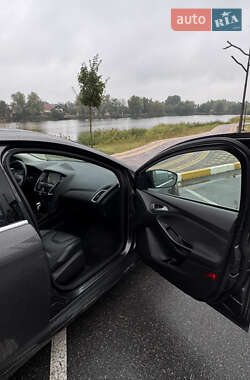 Седан Ford Focus 2015 в 