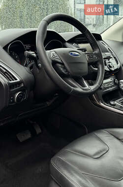 Седан Ford Focus 2015 в 