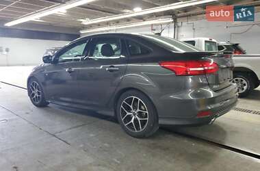 Седан Ford Focus 2015 в 