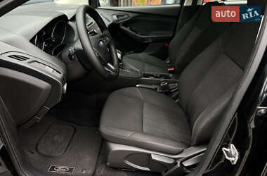 Седан Ford Focus 2015 в 