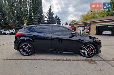 Хэтчбек Ford Focus 2017 в 