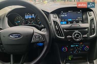 Седан Ford Focus 2017 в 