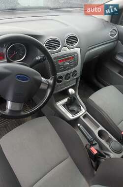 Универсал Ford Focus 2010 в 