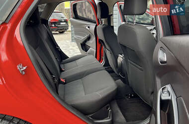 Хэтчбек Ford Focus 2015 в 