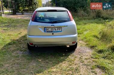 Хэтчбек Ford Focus 2001 в 