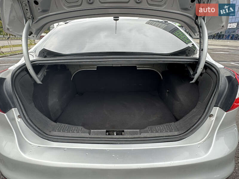 Седан Ford Focus 2011 в Киеве фото 18 Седан Ford Focus 2011 в Киеве