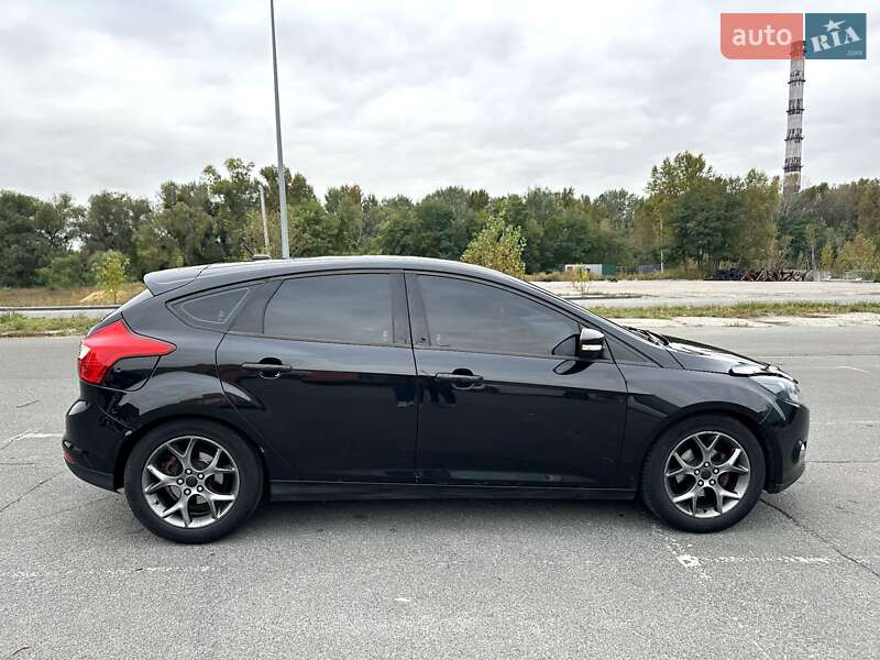 Хэтчбек Ford Focus 2013 в Киеве