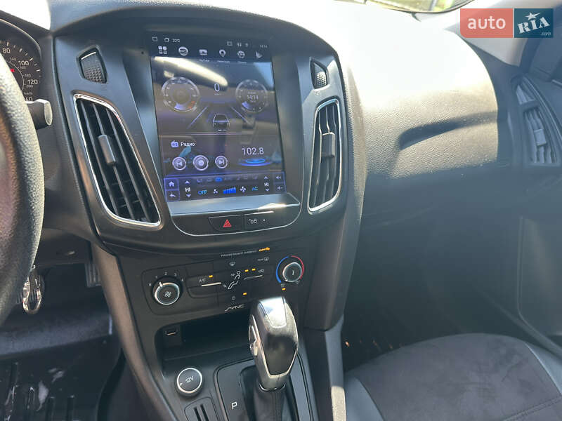 Седан Ford Focus 2015 в Охтирці