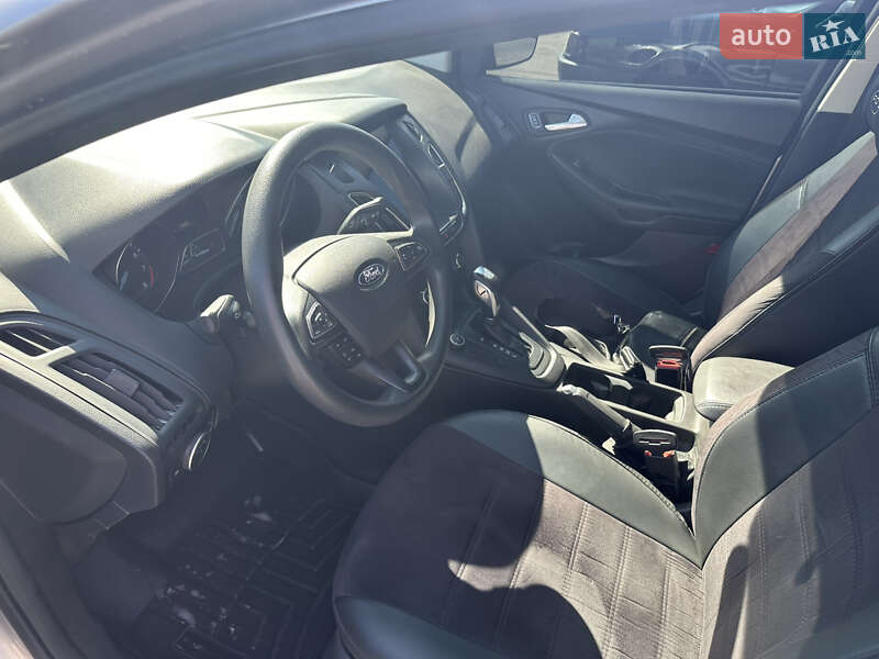 Седан Ford Focus 2015 в Охтирці