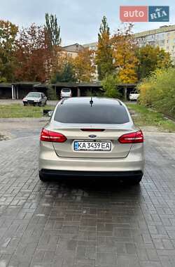 Седан Ford Focus 2014 в  фото 6 Седан Ford Focus 2014 в