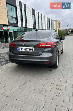 Седан Ford Focus 2018 в 