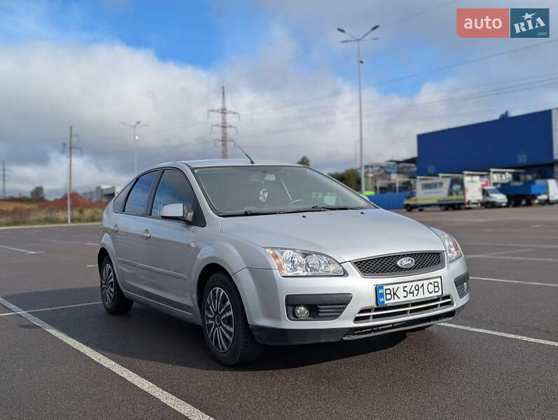 Хэтчбек Ford Focus 2007 в Ровно