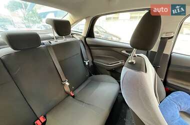 Седан Ford Focus 2015 в 