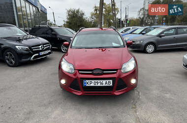 Хэтчбек Ford Focus 2012 в 