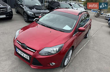 Хэтчбек Ford Focus 2012 в 