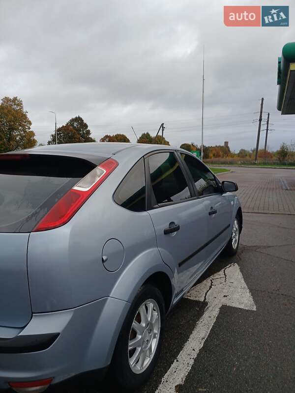 Хэтчбек Ford Focus 2005 в Владимире