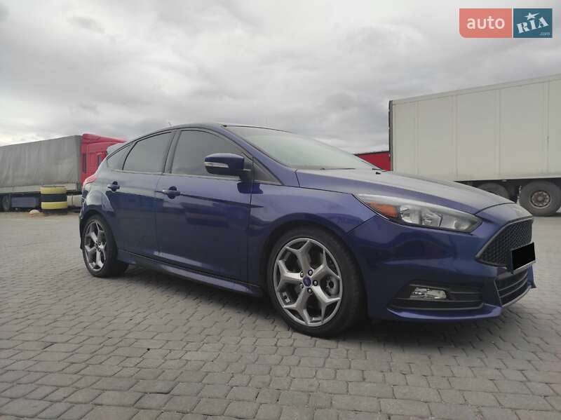 Хэтчбек Ford Focus 2017 в Днепре