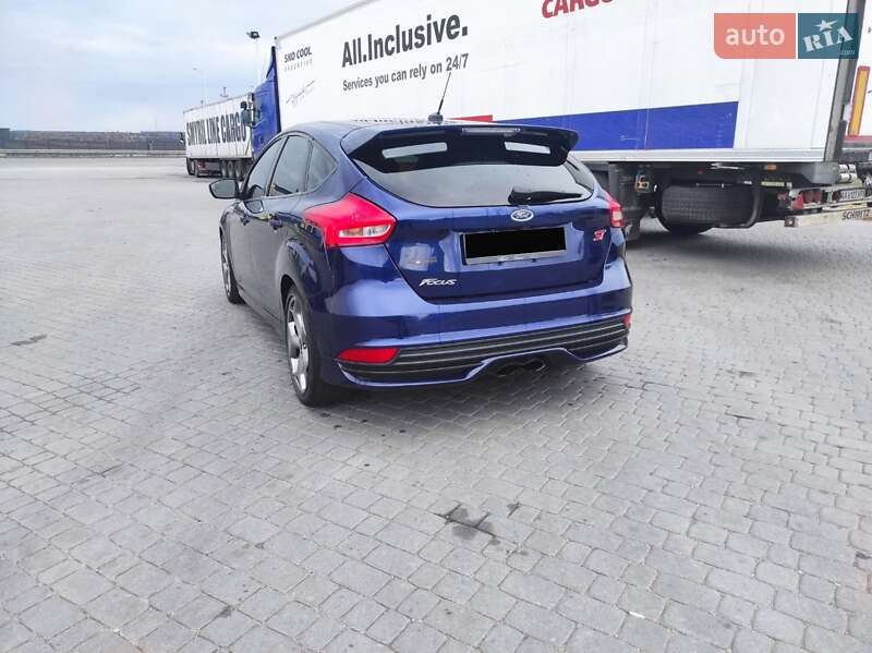 Хэтчбек Ford Focus 2017 в Днепре