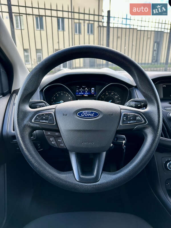 Седан Ford Focus 2017 в Киеве