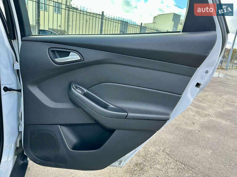 Седан Ford Focus 2017 в Киеве